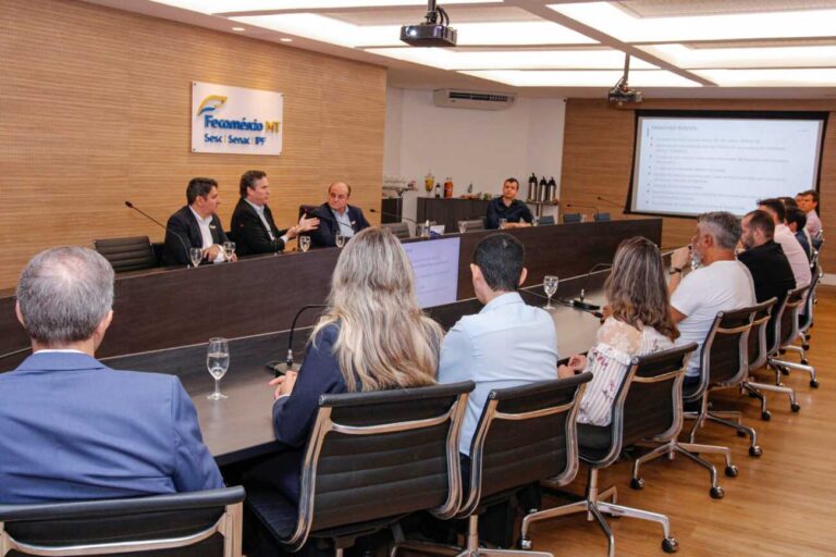 Fecomércio-MT debate reforma tributária com secretário de estado de Fazenda