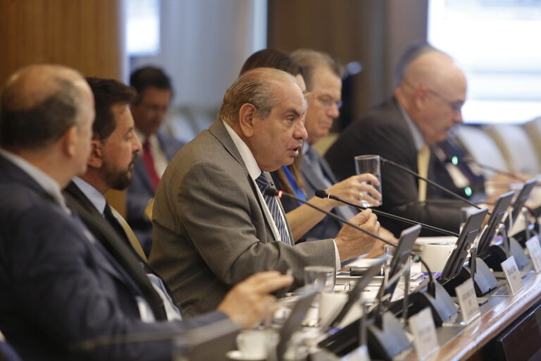Reforma tributária pauta reunião de Diretoria da CNC