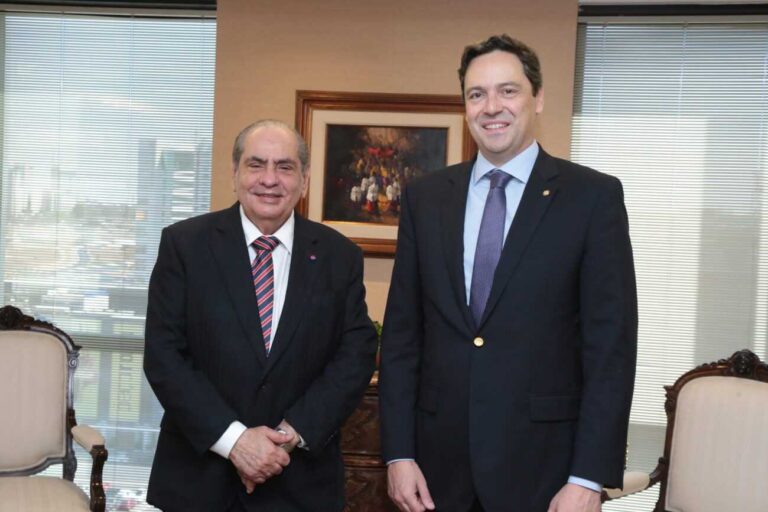 Presidente da CNC recebe deputado Luiz Philippe de Orleans e Bragança