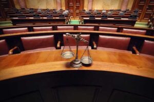 Projeto fixa em 15 dias o prazo para devedor contestar dívida na Justiça