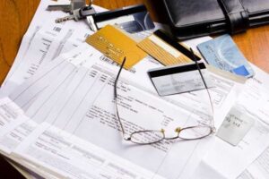 Projeto cria regras para proteger trabalhadores contra superendividamento e assédio financeiro