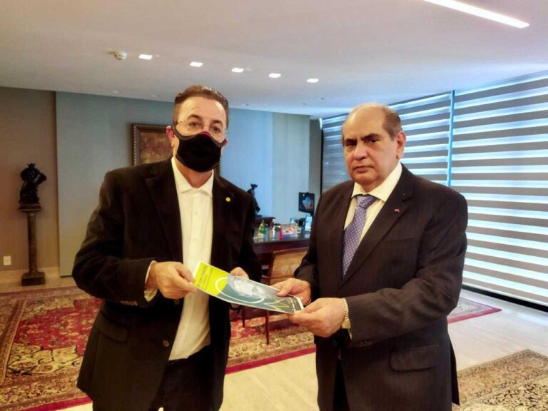 Presidente da CNC recebe relator do PL da reforma tributária e apresenta contribuições do setor
