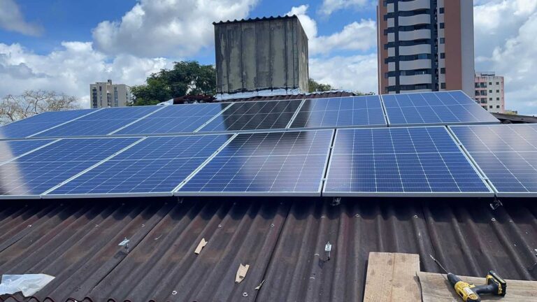 Fecomércio-AL investe em energia fotovoltaica