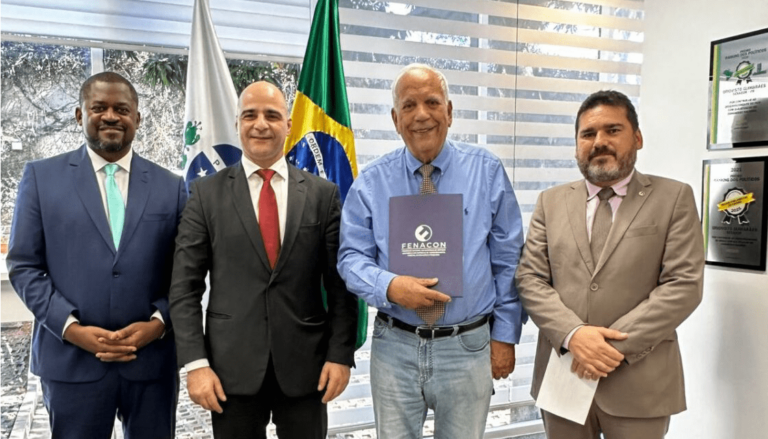 Fenacon entrega documento com sugestões para reforma tributária a senadores