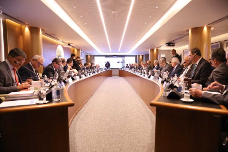 Diretoria da CNC analisa reformas e inovação em sua reunião de abril