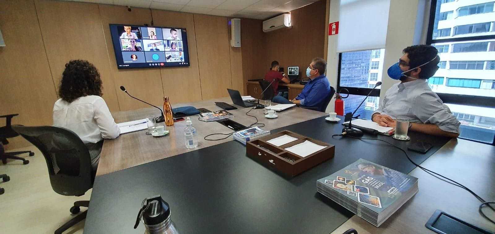 Fecomércio abre diálogo para impulsionar comércio exterior no estado
