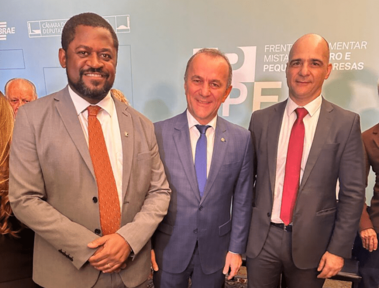 FENACON participa do relançamento da Frente Parlamentar Mista das Micro e Pequenas Empresas