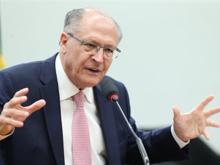 Alckmin projeta crescimento de 12% com reforma tributária