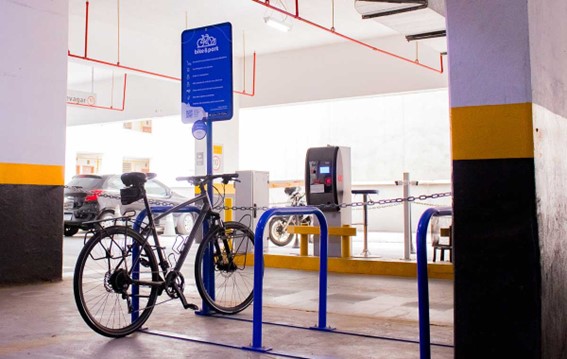 Projeto obriga empresas com mais de 100 empregados a criar espaço do ciclista