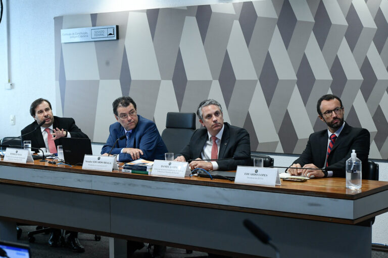 Reforma tributária: CNC propõe cautela quanto à implementação do split payment
