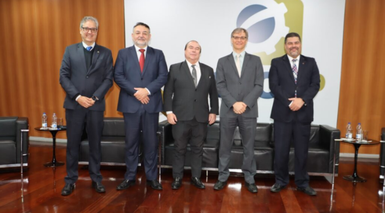 Vice-presidente da Fenacon participa da abertura de seminários sobre reforma tributária