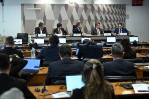 Plano Brasil Soberano é debatido em Comissão Mista como resposta às tarifas dos Estados Unidos