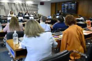 CNC acompanha debate no Senado sobre PEC da redução da jornada de trabalho