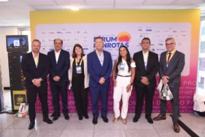 CNC apresenta análise aprofundada da conjuntura e dos impactos da escala 6×1 no Fórum PANROTAS 2026