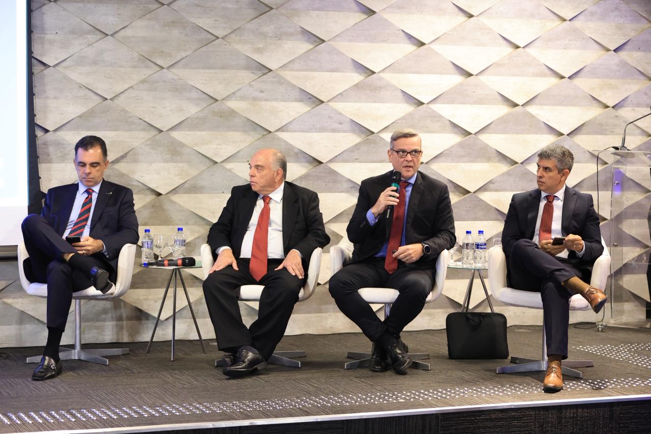 CNC participa de seminário sobre os impactos da modernização da jornada de trabalho