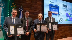 Sesc e Senac lançam selo postal comemorativo 80 anos em reunião ordinária