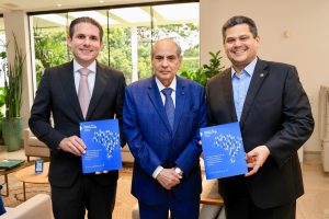 CNC entrega Agenda Institucional 2026 aos presidentes do Senado e da Câmara