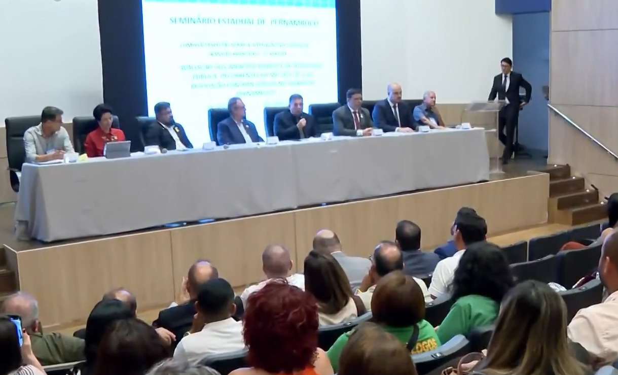 CNC reforça importância das autoescolas em seminário sobre mudanças no Código de Trânsito, em Pernambuco