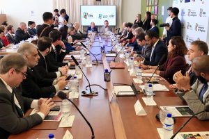 CNC participa de debate da FPN sobre jornada de trabalho e taxa das blusinhas
