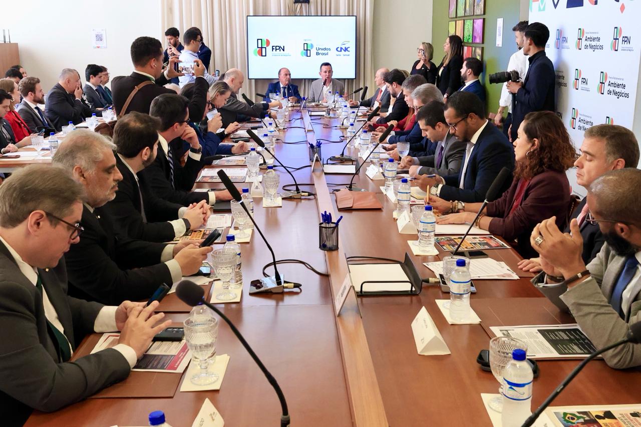 CNC participa de debate da FPN sobre jornada de trabalho e taxa das blusinhas