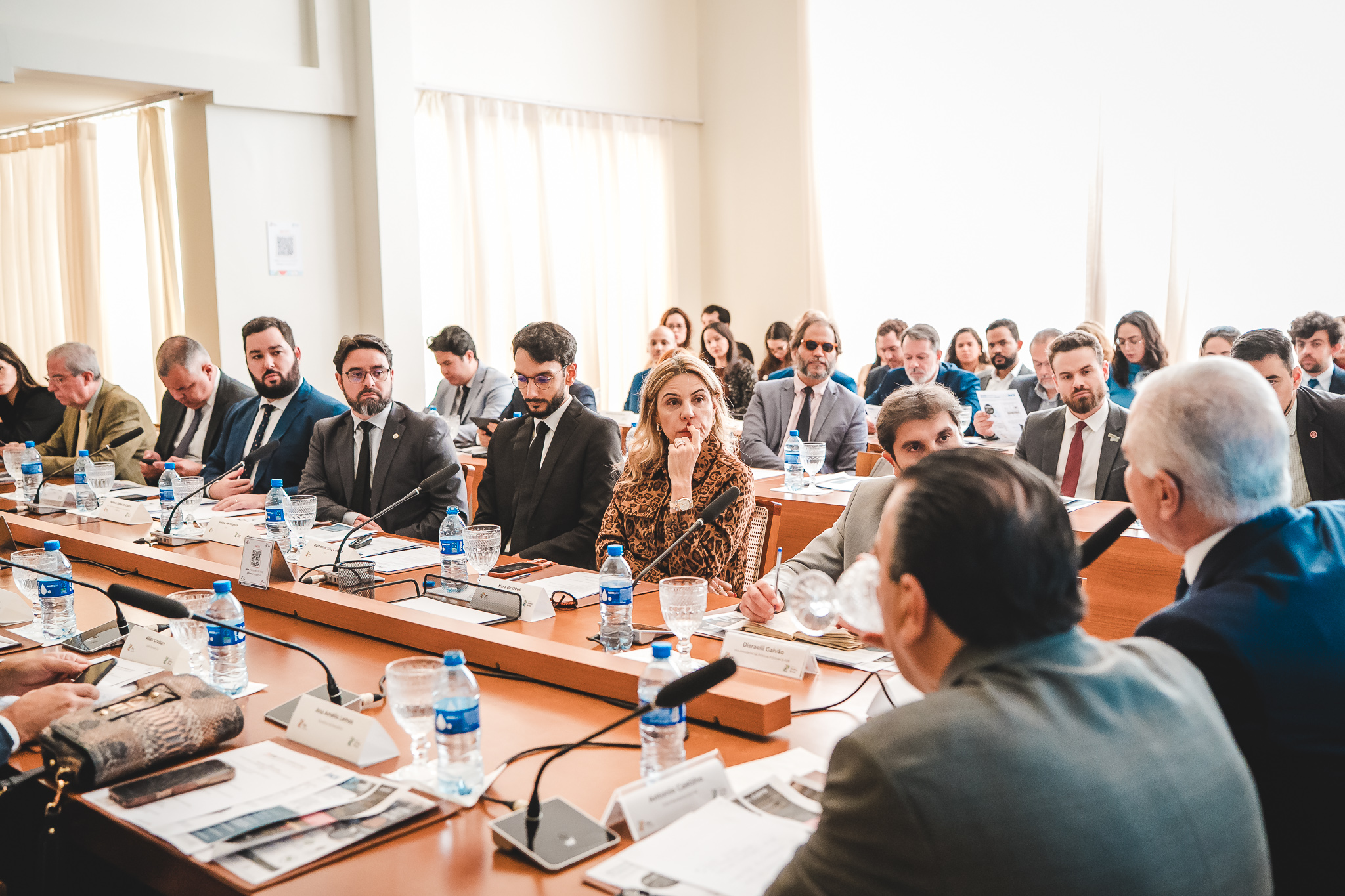 Pirataria e ilegalidade drenam R$ 179 bilhões da economia, aponta CNC em reunião da FPN