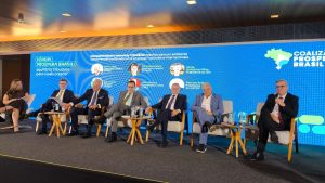 Fórum debate equilíbrio tributário como fator-chave para competitividade do Brasil