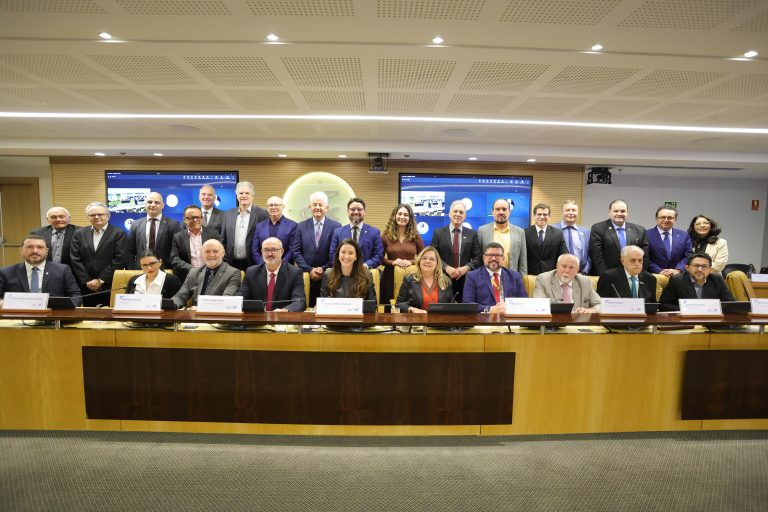 CBS debate reforma tributária, mudanças trabalhistas e desafios para o setor de serviços