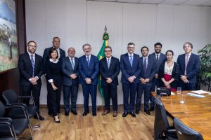 CNC defende isonomia tributária em encontro com o MDIC