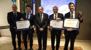 Sistema CNC-Sesc-Senac homenageia parlamentares com a Medalha Amigo do Comércio