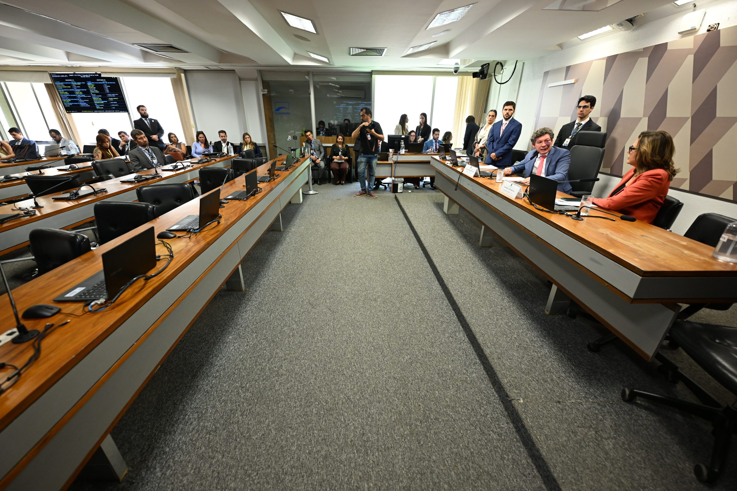 Senado analisa PL dos Minerais Críticos, que prevê R$ 7 bi em investimentos