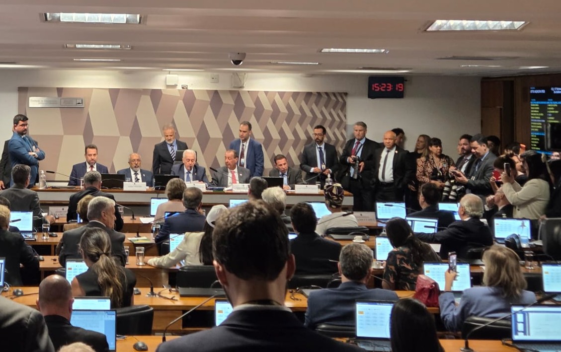 CCJ aprova relatório da PEC nº 221 e mantém texto da Câmara; CNC defende debate após as eleições