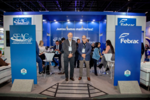 Febrac participa da HIGIEXPO 2026 e debate o futuro da limpeza profissional