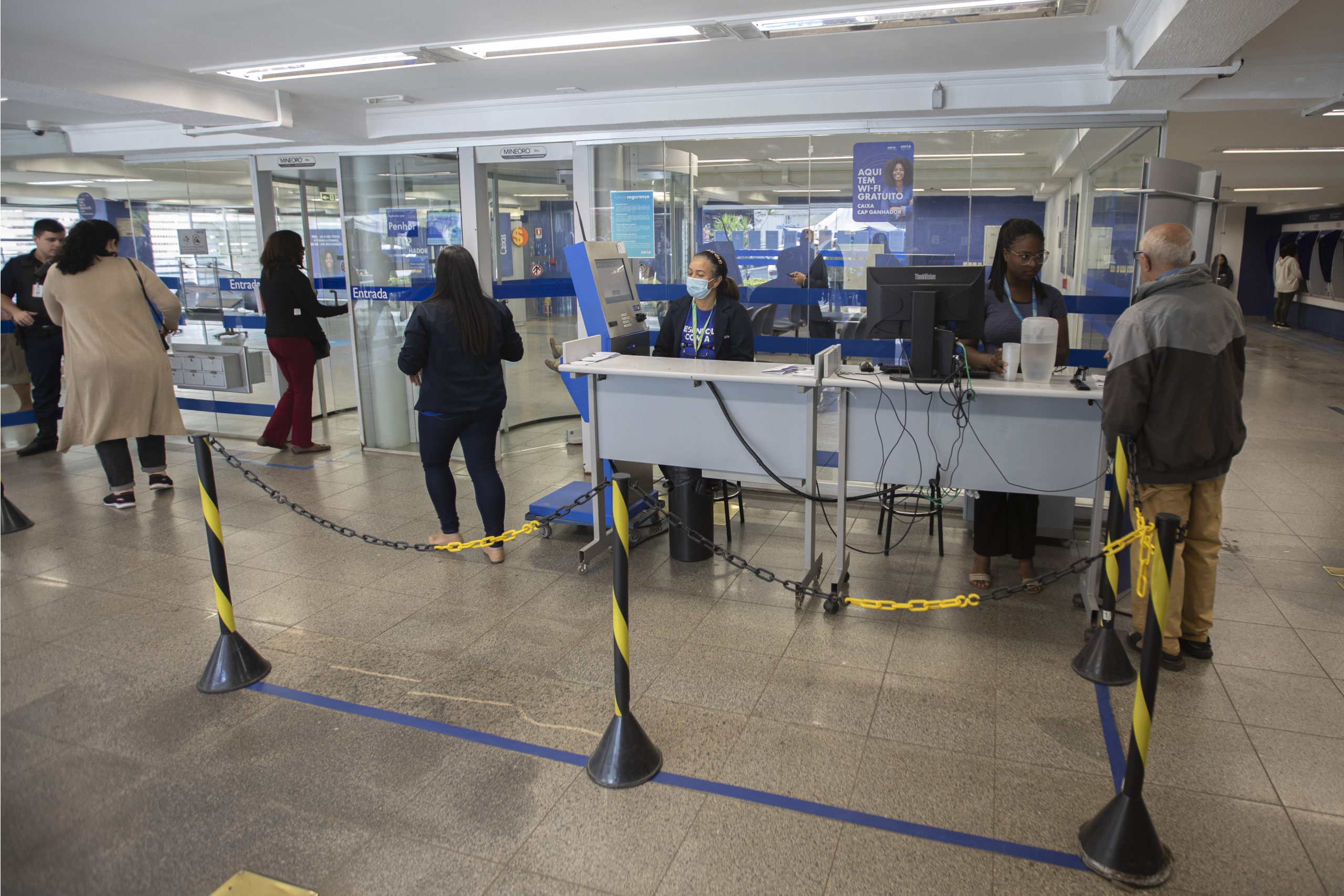 Saiba como ficam os serviços bancários no feriado do dia 12 de outubro