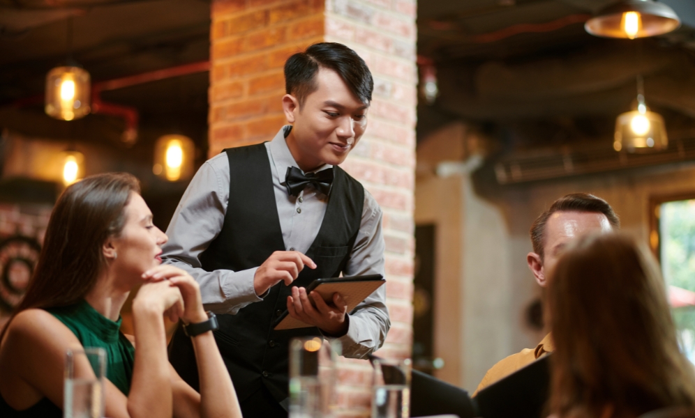 Bares e restaurantes criam mais de 33 mil empregos formais no primeiro semestre de 2025