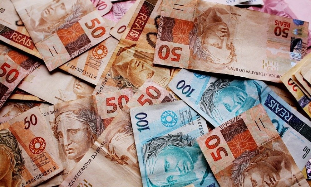 Aplicação dos novos pisos e reajuste geral do SINDHOTELEIROS – Vigência 2026