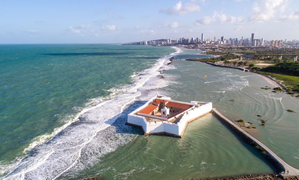 Procura por hospedagens cresce mais de 40% para o Carnaval de 2026