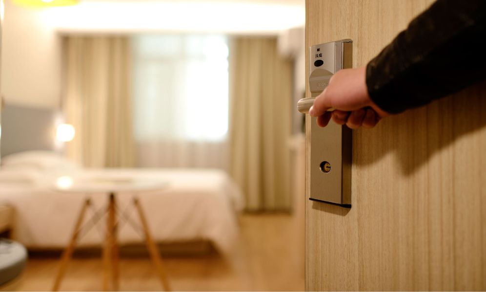 CNC analisa impactos da reforma tributária e da jornada 6×1 para a hotelaria