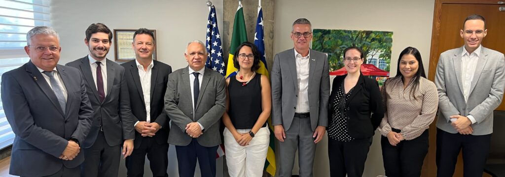 Fecomércio-GO recebe vice-cônsul dos EUA