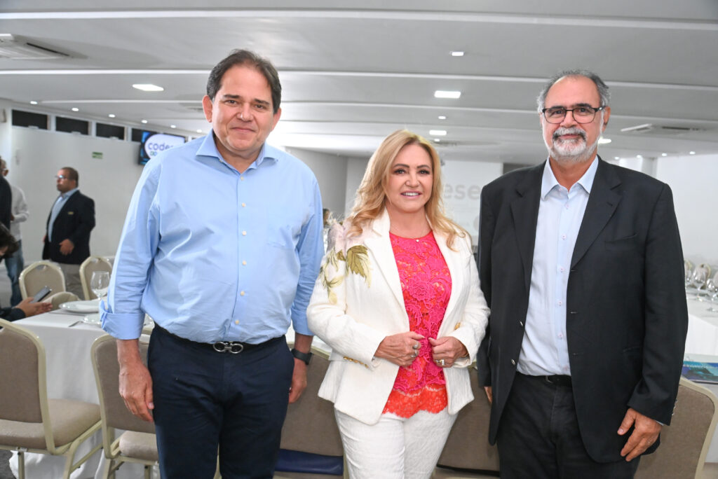 Codese e Fórum Goiano da Habitação apresentam projetos de desenvolvimento a Sandro Mabel em Goiânia