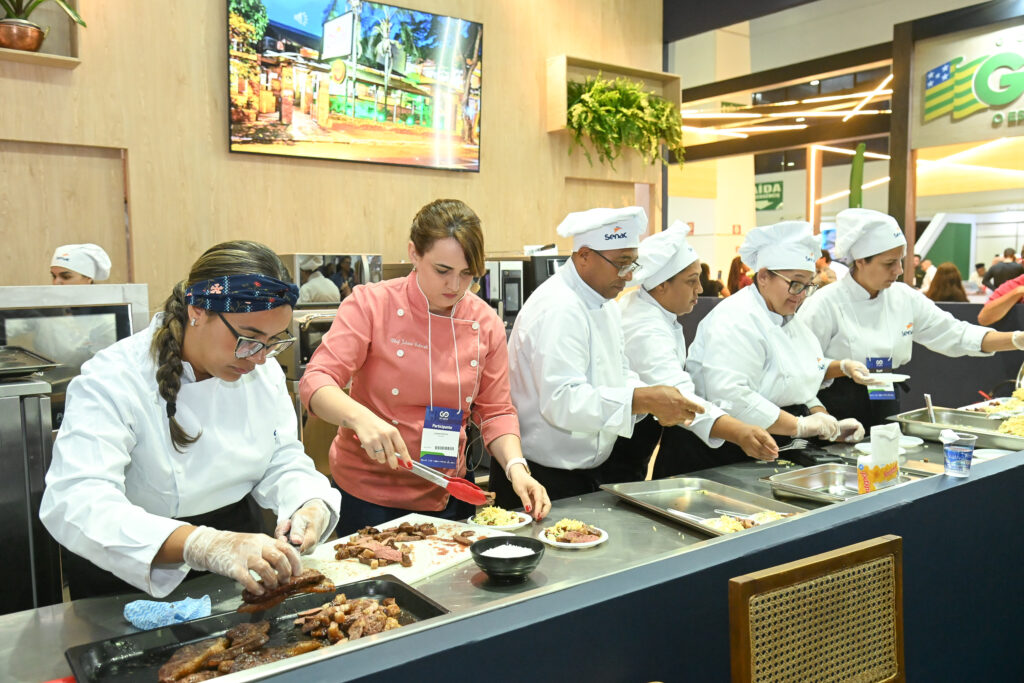 Presidente do Sindibares e fundador do Cateretê revela trajetória de sucesso na Expo Fecomércio em Goiás