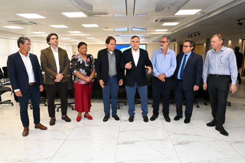 Fecomércio-GO promove encontro do Fórum Goiano da Habitação com Sandro Mabel para discutir melhorias urbanas e projetos habitacionais